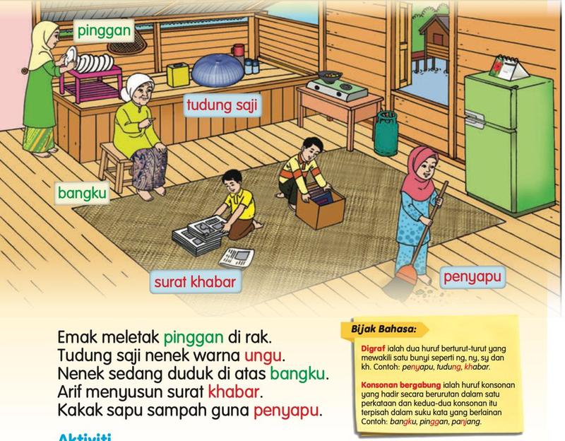 Nenek duduk di atas bangku di dapur