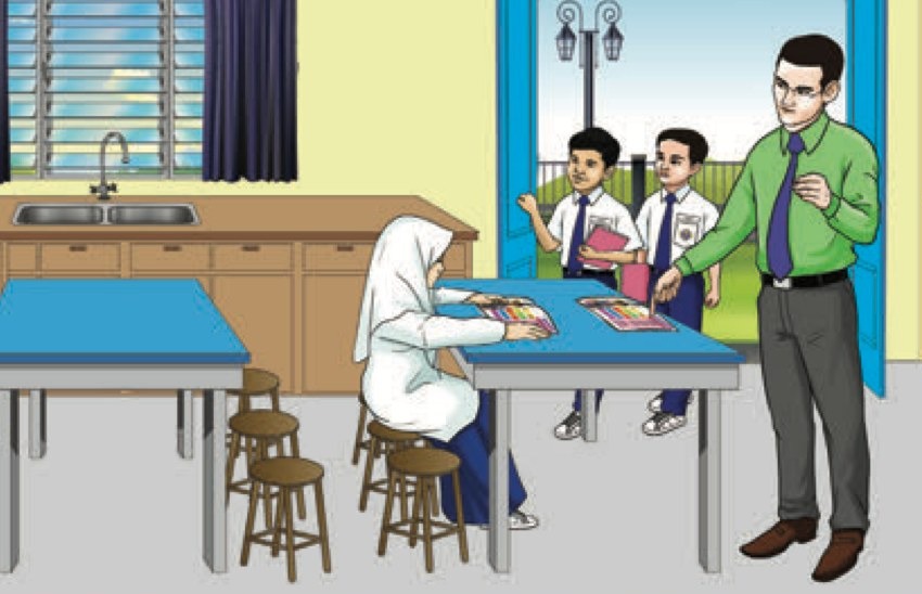 Seorang murid belajar di meja sementara dua murid meminta kebenaran guru