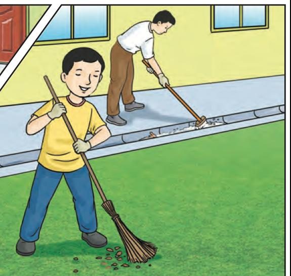 Seorang budak lelaki menyapu daun kering di atas rumput dengan penyapu lidi, ayah membersihkan longkang