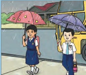 Murid perempuan dan Yahya berjalan dengan payung masing-masing