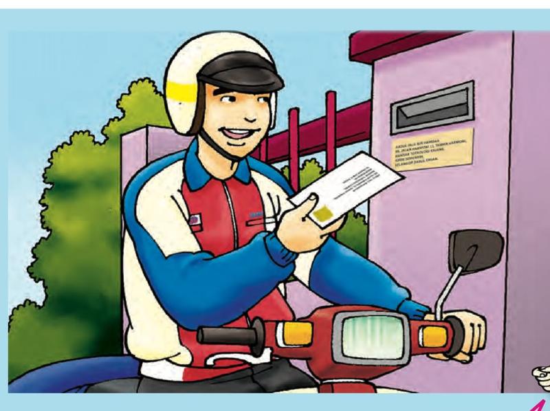 Posmen menghantar surat dengan motosikal ke peti surat sebuah rumah