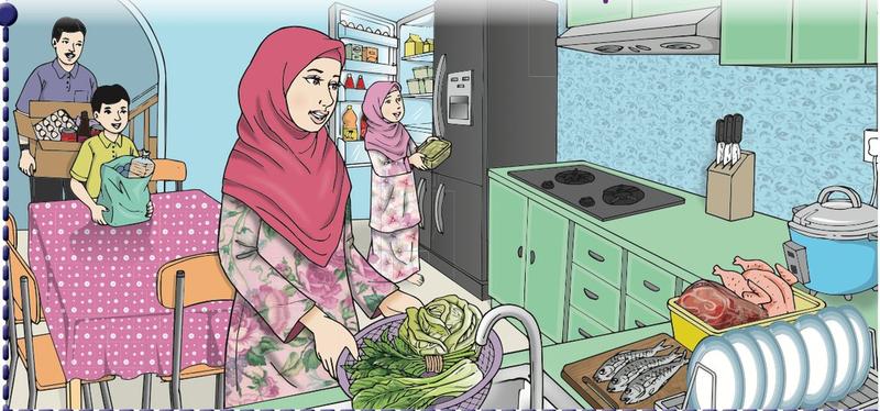 Ibu membersihkan sayur di dapur, ayah dan Nasri membawa barang kering