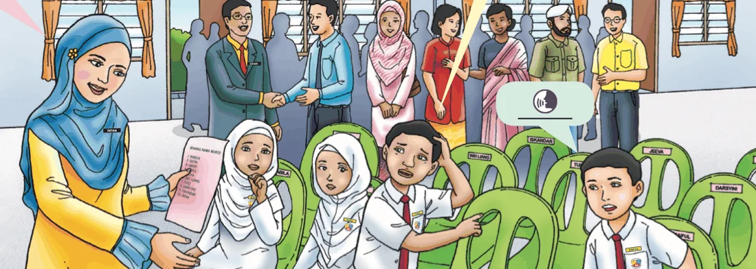 Cikgu Intan memegang senarai nama; murid duduk di bangku dalam majlis penyampaian hadiah