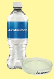 Botol air minuman dan piring petri