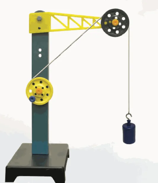 A crane model with a yellow pulley on the pole and a black pulley at the end of the arm; a load hangs from the rope