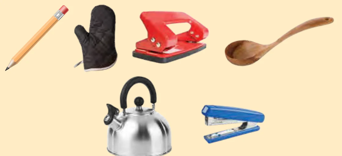 Pensel, sarung tangan dapur, penebuk lubang, senduk kayu, cerek dan stapler