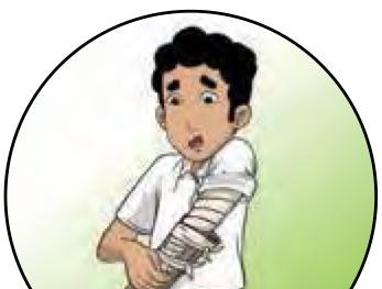 Seorang budak lelaki yang tangannya dibalut kain anduh dan tidak dapat dibengkokkan