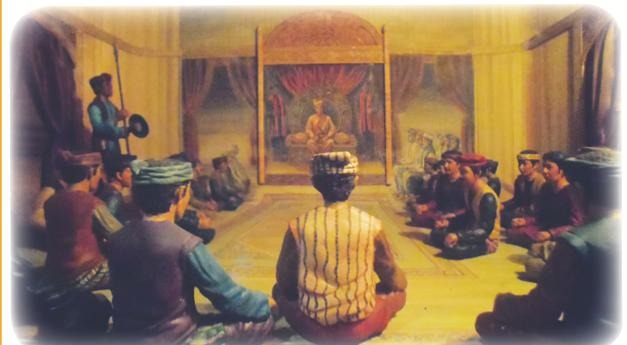 Diorama para pembesar sedang berbincang dengan sultan di balairung seri