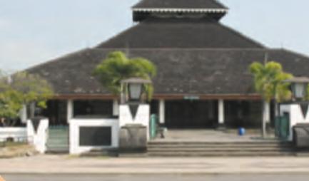 Masjid Demak berbumbung bertingkat
