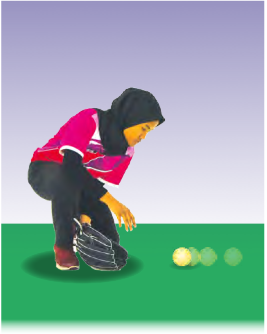 Pemadang mencangkung dengan sarung tangan di tanah menunggu bola bergolek