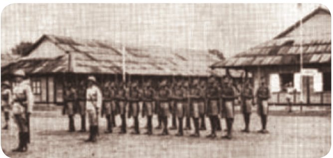 Kompeni Percubaan Askar Melayu berbaris di Port Dickson tahun 1933